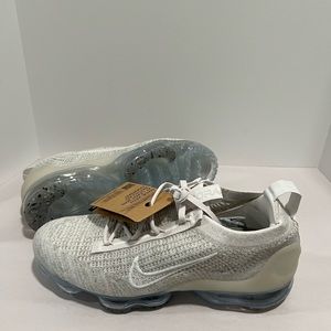 - Women’s Nike Air Vapormax 2021 FK multi sizes